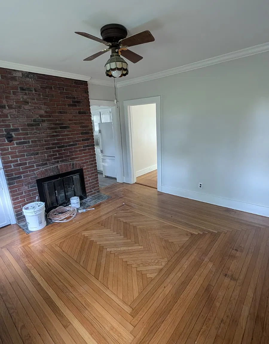 4 bed, $4,000 — Photo 2
