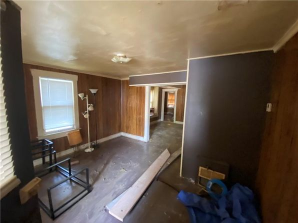 805 W South Ave, Independence, MO 64050