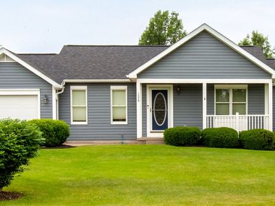 1228 Holland Dr, Farmington, NY, 14425