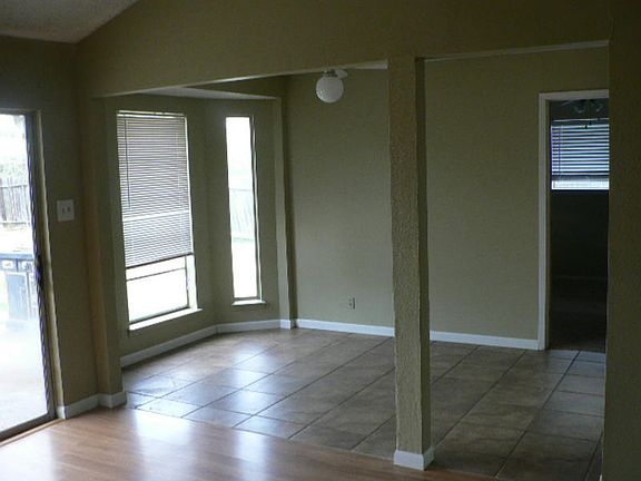 3rd image of 4121 Sierra St