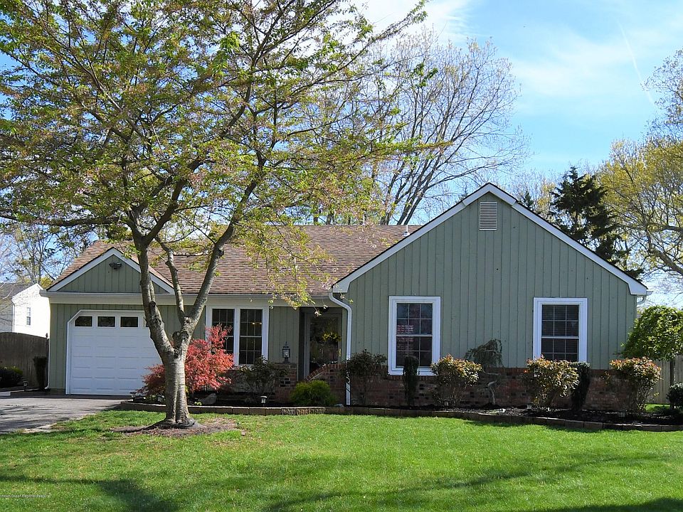 1st image of 93 Westwood Dr
