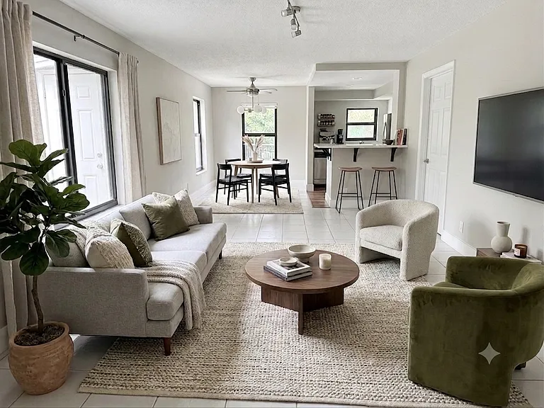 1728 NE 2nd Ave #2 — Photo 4