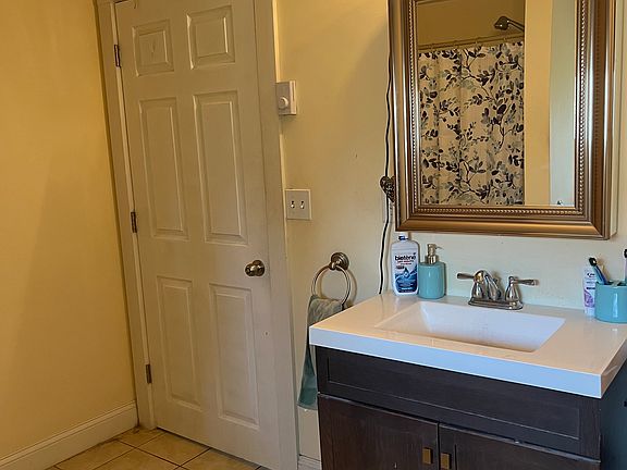 4th image of 79 Grace Street Pl #B