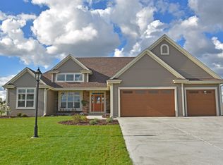 N43W22896 Victoria St, Pewaukee, WI 53072