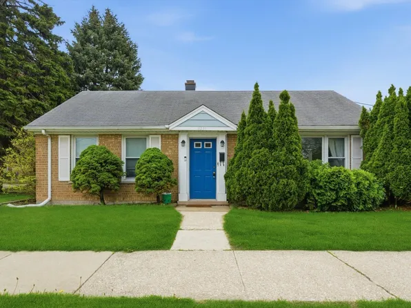 3231 W 99th St, Evergreen Park, IL 60805
