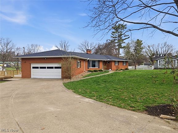 2nd image of 3221 Arrow Point Dr