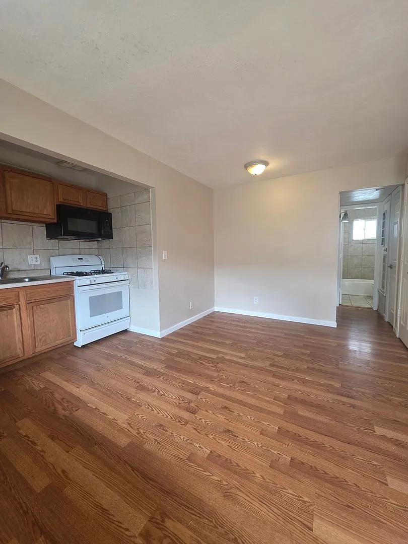 616 N 46th Street Apartments — Photo 1