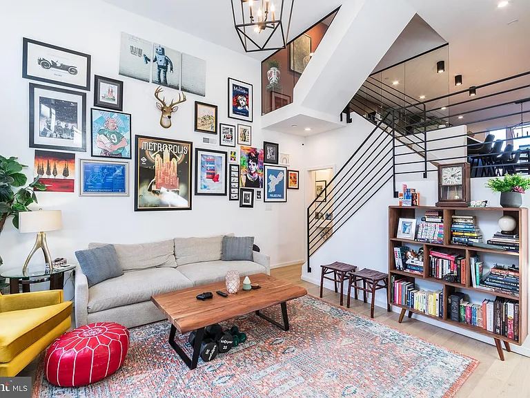 1705 Annin St — Photo 1