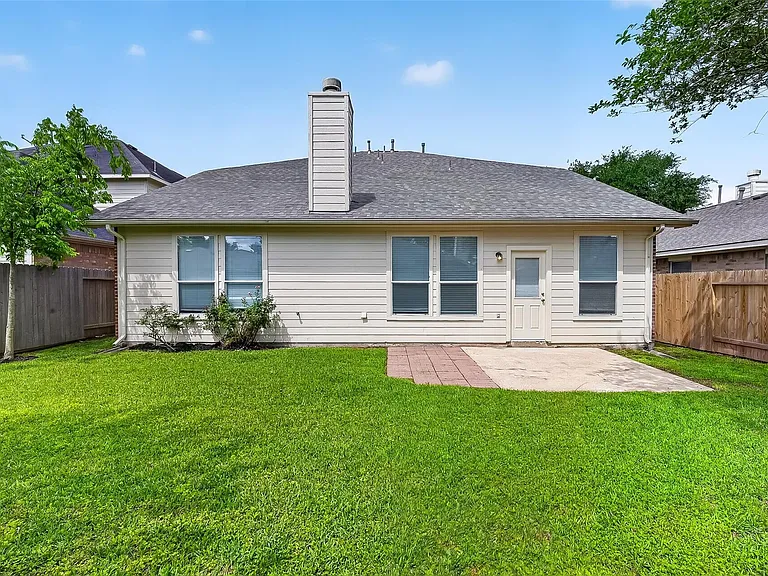 16311 Yabbie Dr — Photo 46