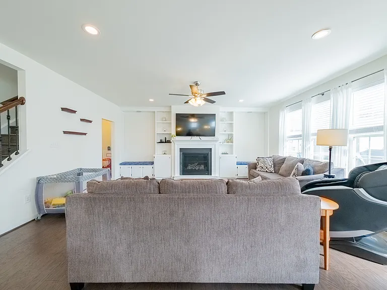10878 Holman Ridge Rd — Photo 30