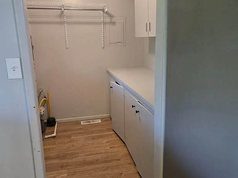 2814 Callahan Dr — Photo 15