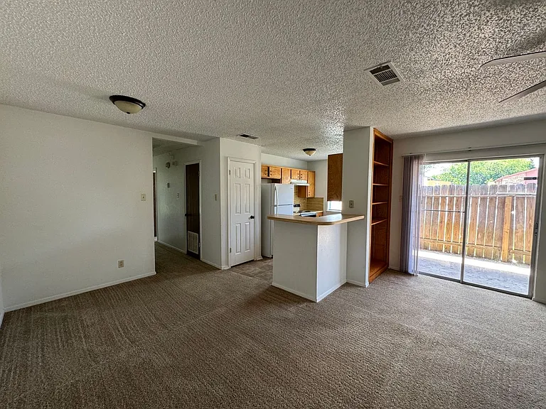 2112 Hinkle Ave — Photo 11