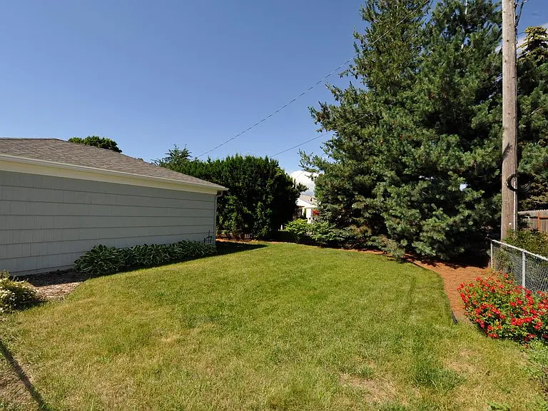 1223 E Saint Maries Ave — Photo 37