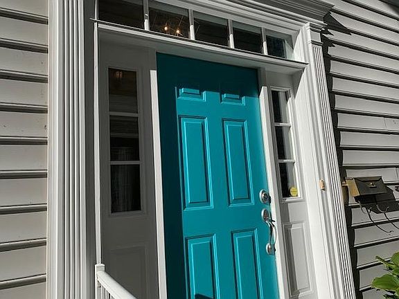 3rd image of 447 Stanley Ave