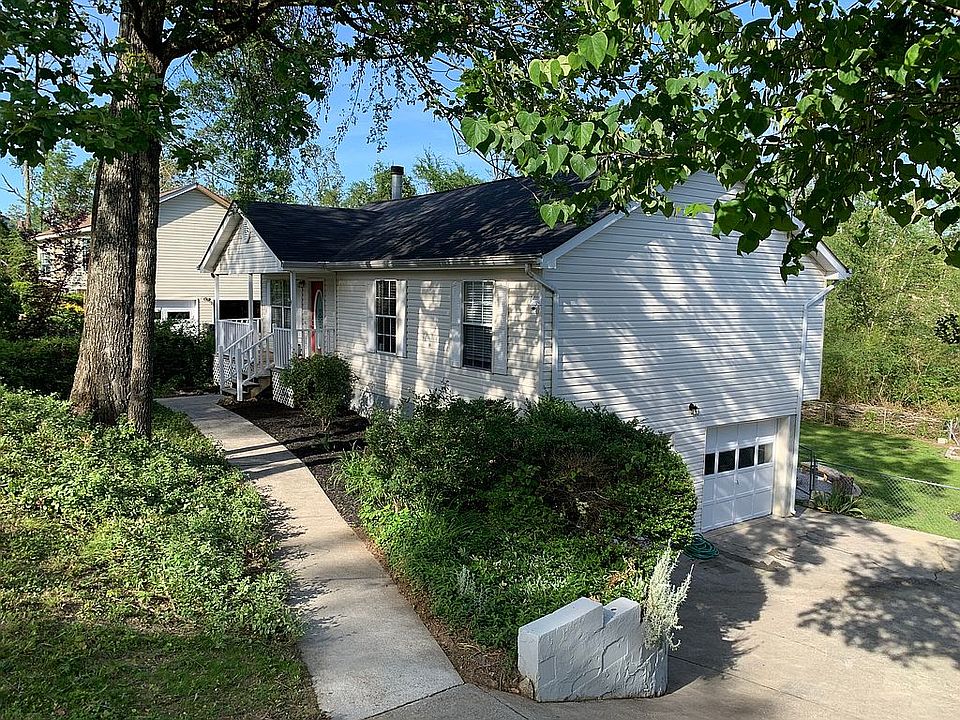 1st image of 4106 Lost Oaks Dr