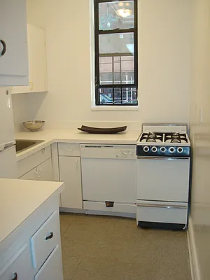 Rented by Metropolitan Equities | media 12