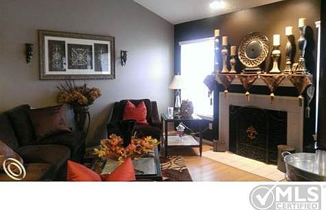 Vaulted living room w/fireplace