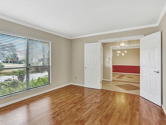 5th image of 3310 Hidden Lake Dr W