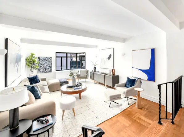 25 West 54th Street 8H image 2 of 14