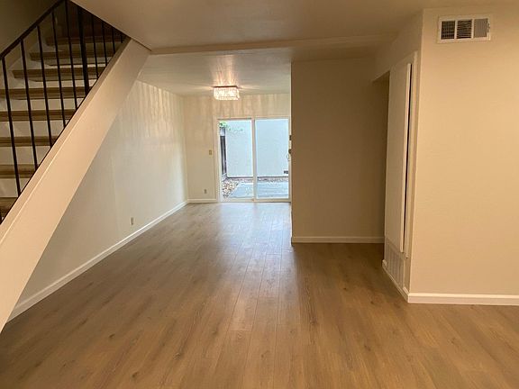 4th image of 2180 Spanishgate Ct