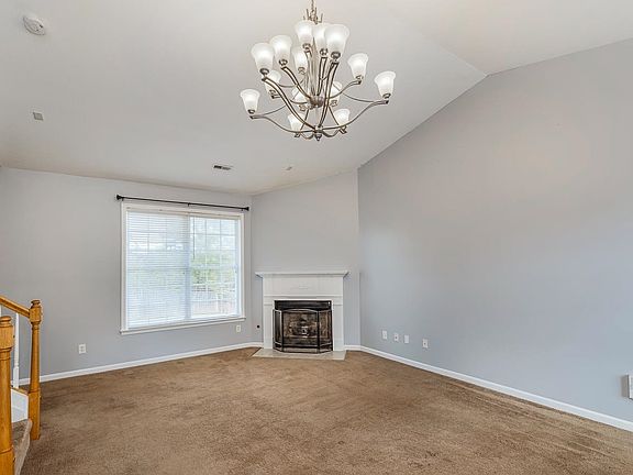 3rd image of 431 Melbourne Ln