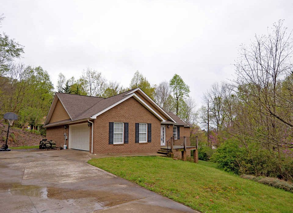 1st image of 3621 Stoneridge Dr
