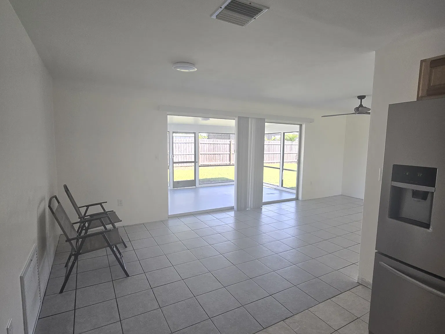2 bed, 1080 sqft, $2,400 — Photo 3