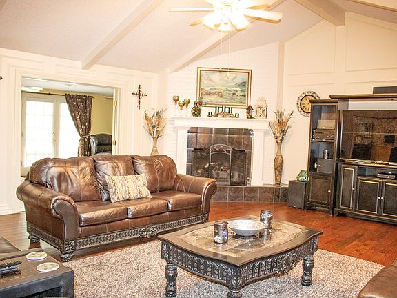 4th image of 4301 Arroyo Dr