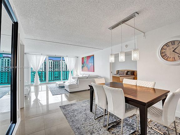 2nd image of 100 Bayview Dr APT 1529