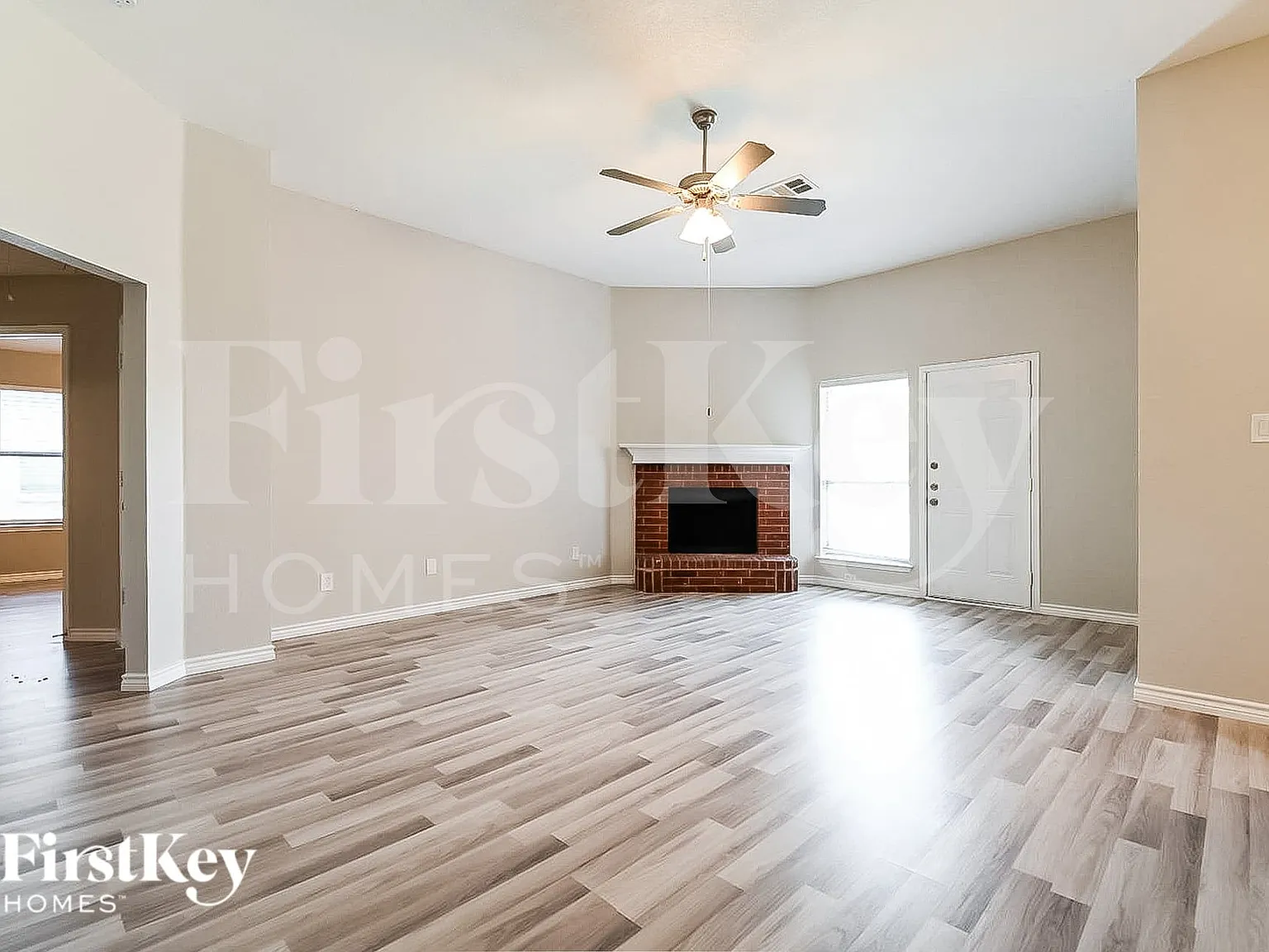 3 bed, 2.0 bath, 1940 sqft, $2,040 — Photo 4