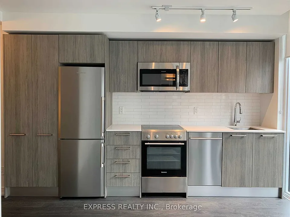 28 Wellesley St E #2401