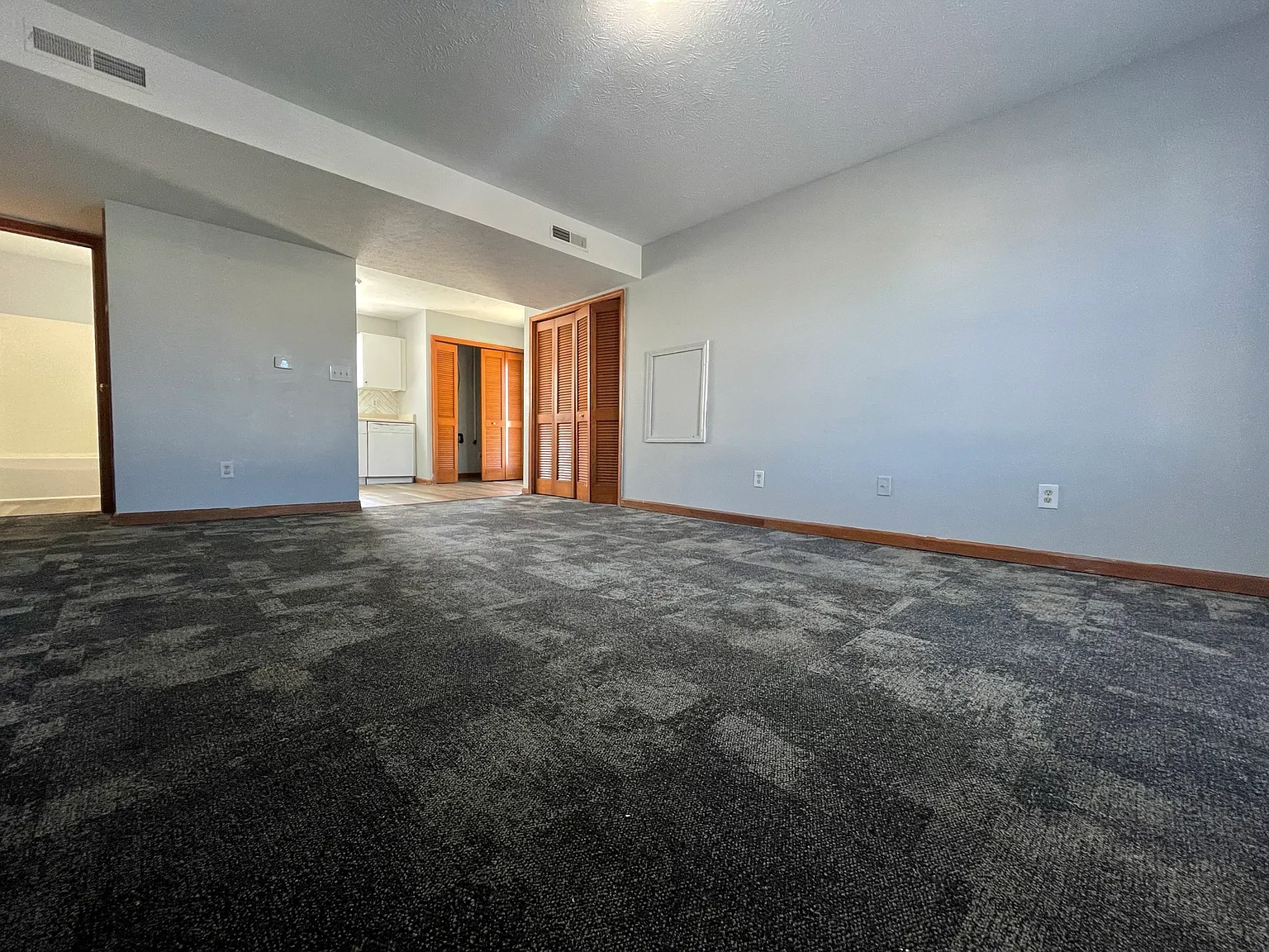 Stone Dr. 350 — Photo 2