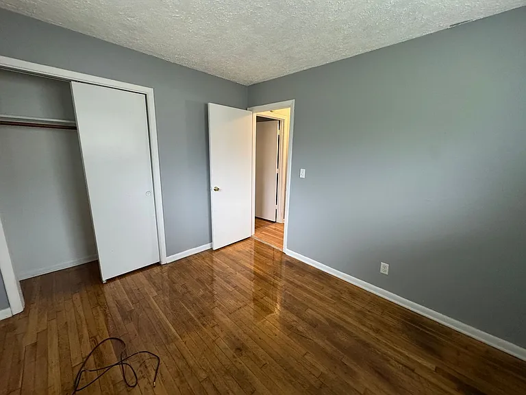 3243 W 52nd St — Photo 20