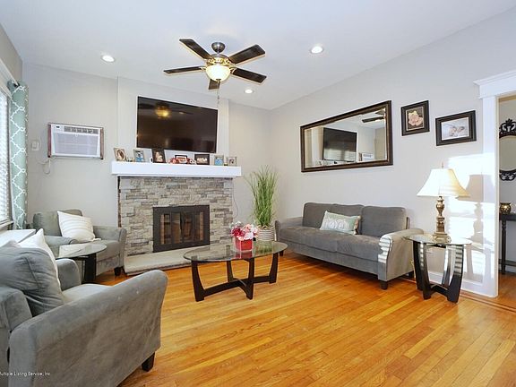 3rd image of 497 Arden Ave