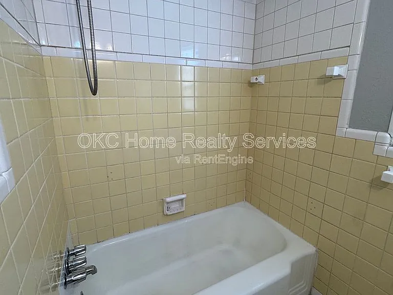 1516 Park Cir — Photo 8