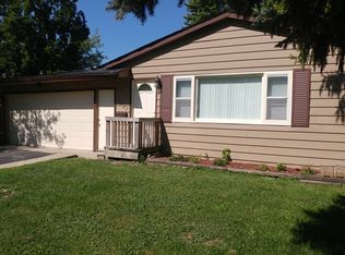 1022 Tacoma St, Carpentersville, IL