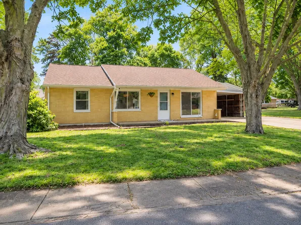 1609 Maple Garden Dr, La Porte, IN 46350