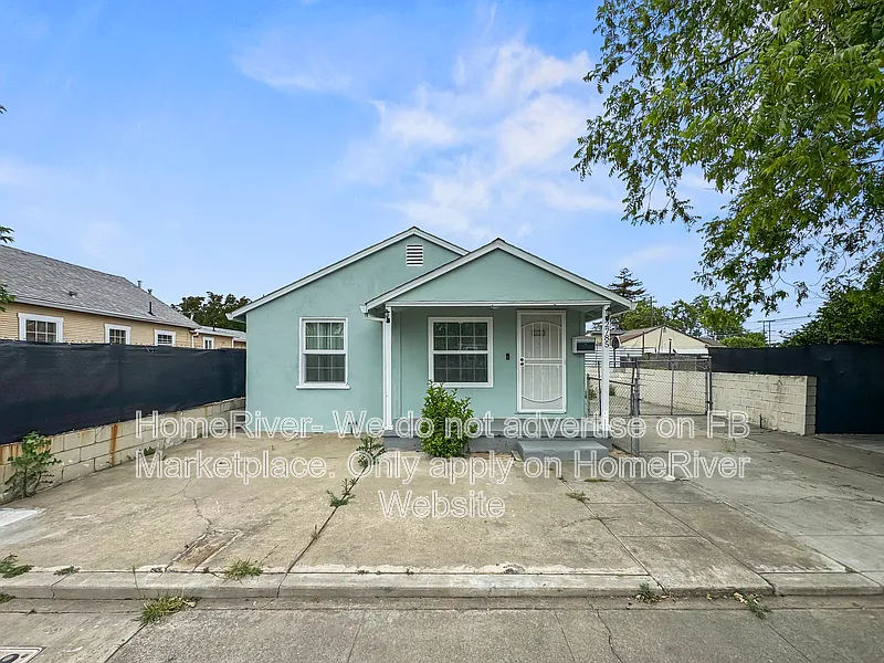 Building Photo - 2785 32nd Ave