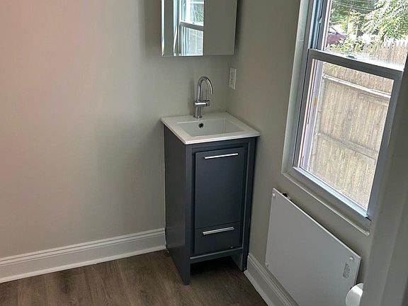 4th image of 2511 N 31st St