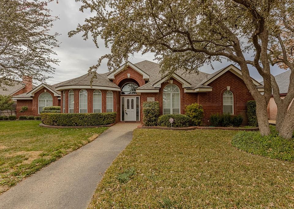1st image of 11 Emerald Forest Dr