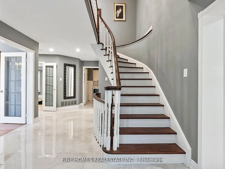109 Angelina Ave — Photo 4