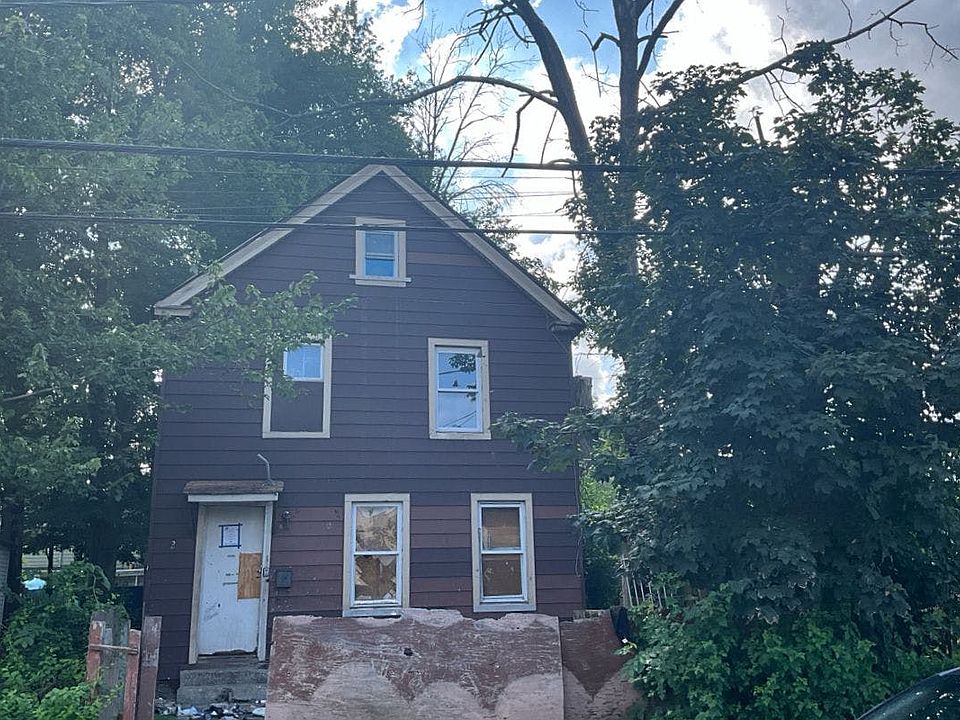 1st image of 3 Centre St