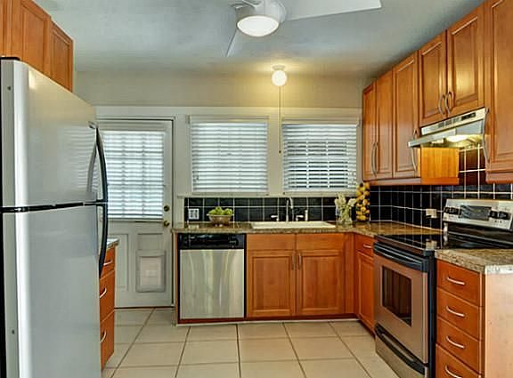 4th image of 7056 Coronado Ave