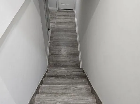 63 Yorkland St #2, Richmond Hill, ON L4C 9Z4