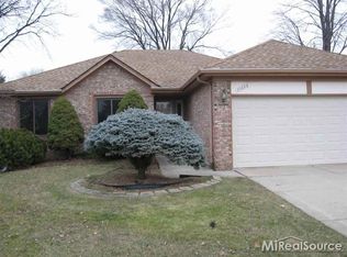 35698 Buxton Dr, Sterling Heights, MI 48310