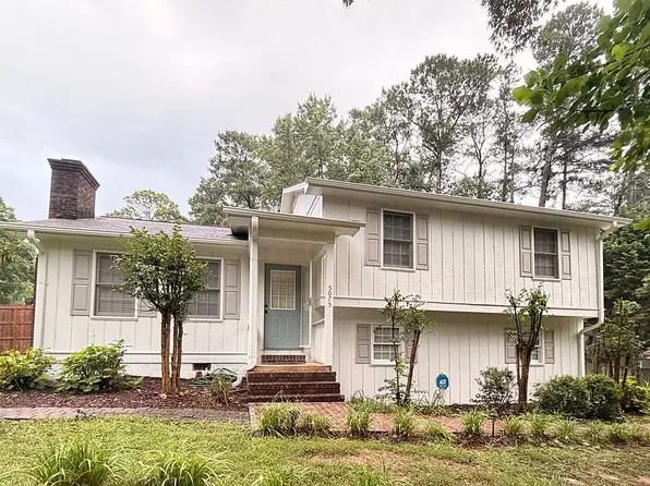 5075 Woodland Dr NW, Kennesaw, GA 30152