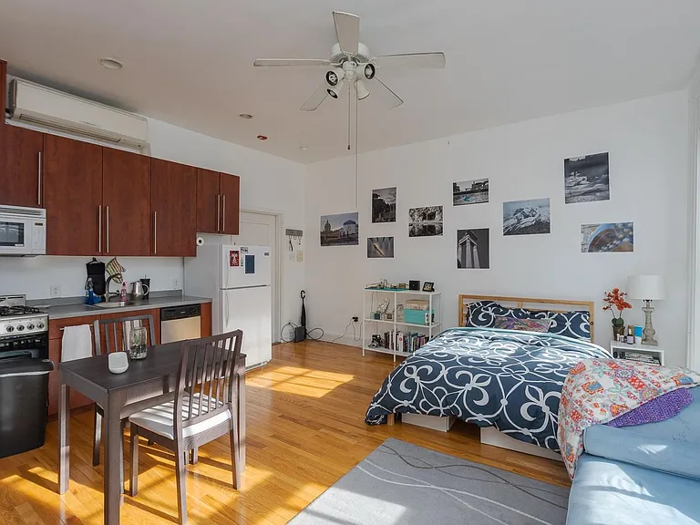 711 Walnut St — Photo 4