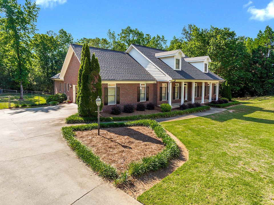 1st image of 204 Cotton Creek Ct