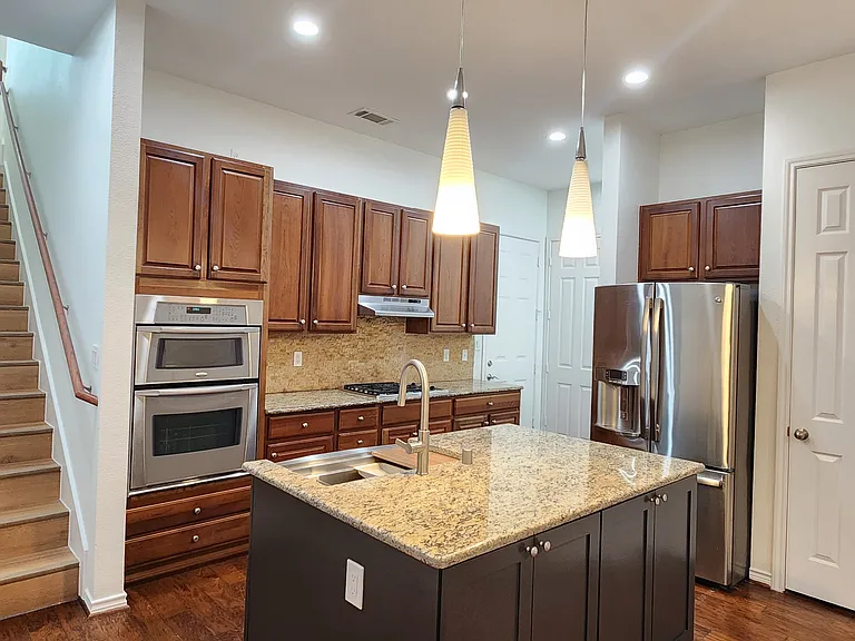 1211 Lake Pointe Way — Photo 7