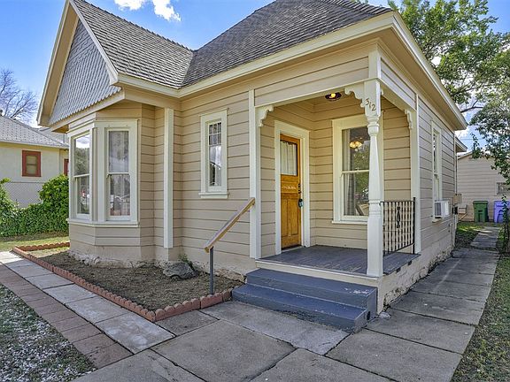 3rd image of 312 N Pleasant St